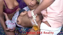 Jouer Il desiderio proibito del patrigno: l'avventura XXX hindi di Priya Riya in Desi HD