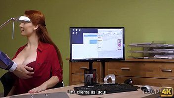 Abspielen Porno mit großen Titten reifen beim Sex mit Teenagern, die an ihren Titten lutschen