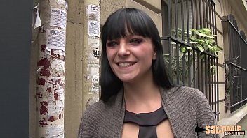Eine reife Natasha verdient Geld mit Prostitution