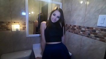 تشغيل ساخن وغير متجانس يجعل دش xxx مع رجل سيء التجهيز