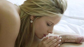 Play Sexy girlfriend gets hard cock in her throat and tight pussy