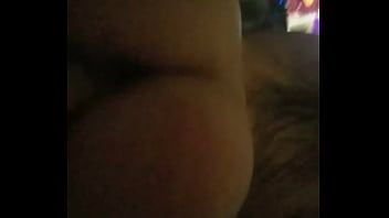 تشغيل أحمر الشعر وشقراء يقاتلون من أجل قضيب الرجل