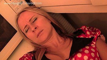 Play Cracked young woman inserting a vibrator into her pussy