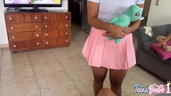 Reproduzir Desejo anal e surpresa de creampie da enteada fumegante