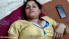 Jouer Mon voisin Annu Bhabhi parle sale Desi indien demi-soeur sexe
