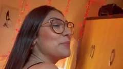 Redare Plăcerea solo a lui Mel Khalifa, casnică adolescentă slabă: curățarea casei pentru o sesiune plină de vapori