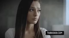 Odtwórz Brunetka Teen Slut Jaye Summers w intensywnym hardcore trójkąt